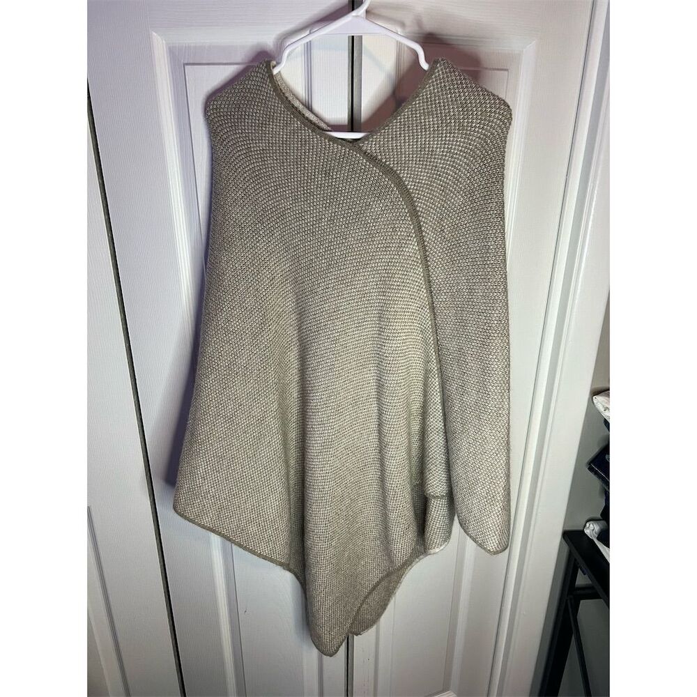 Fratelli TalliWomen's Beige Ribbed Knit Poncho Cape One Size Fall Casual…
